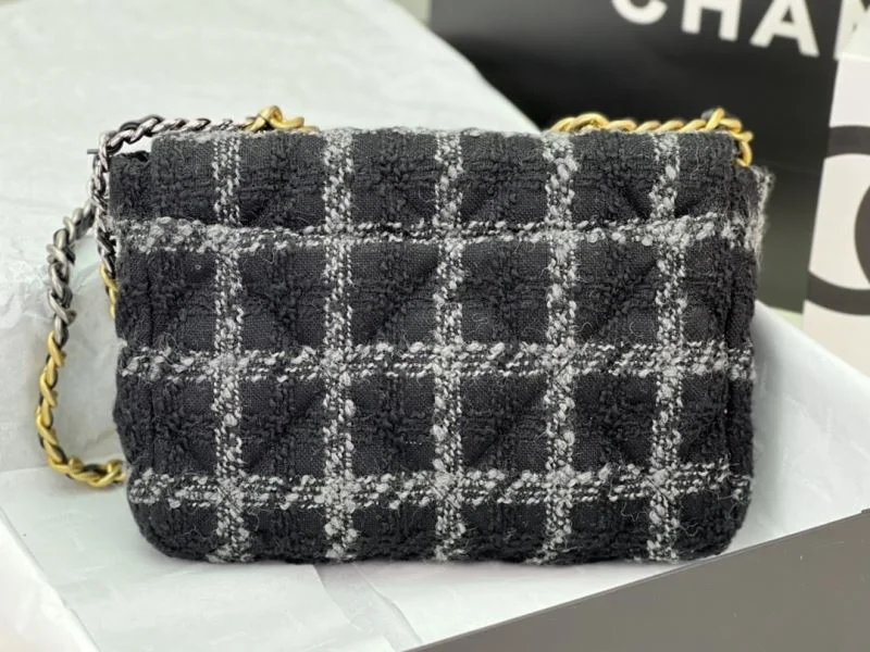 RelaxedFit Chanel 19 Bags 55575