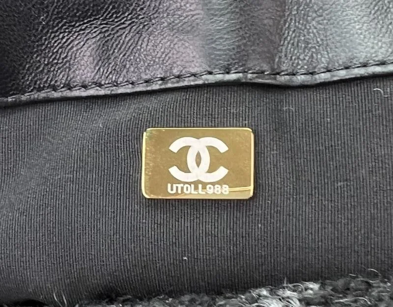 RelaxedFit Chanel 19 Bags 55575