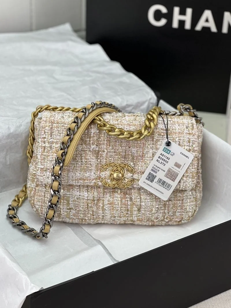 Chanel 19 Bags Classic 55543