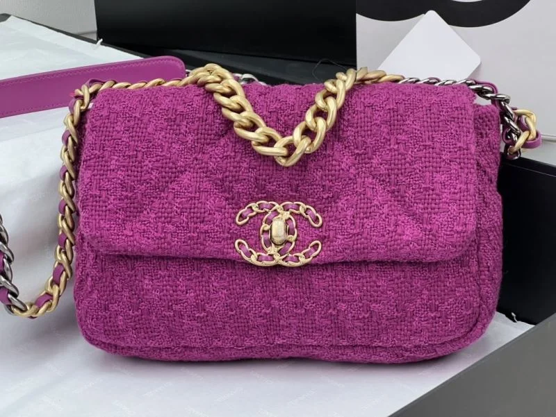 Vibrant Chanel 19 Bags 55535