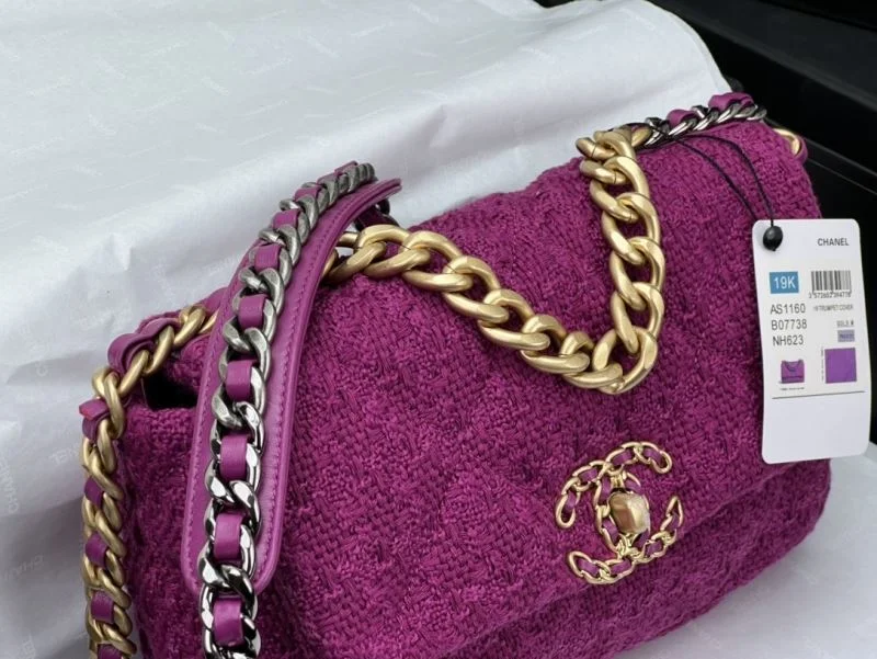 Vibrant Chanel 19 Bags 55535