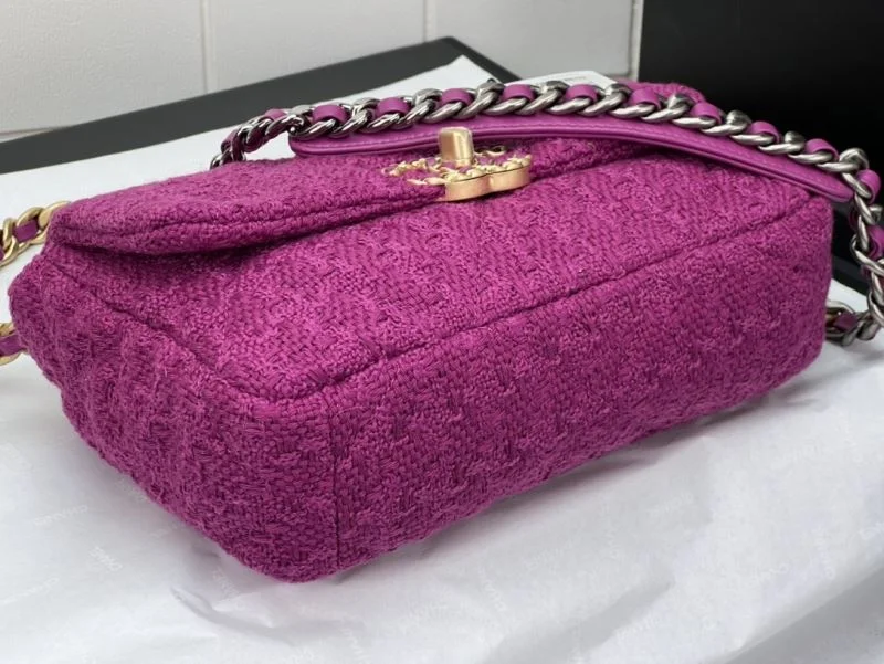 Vibrant Chanel 19 Bags 55535