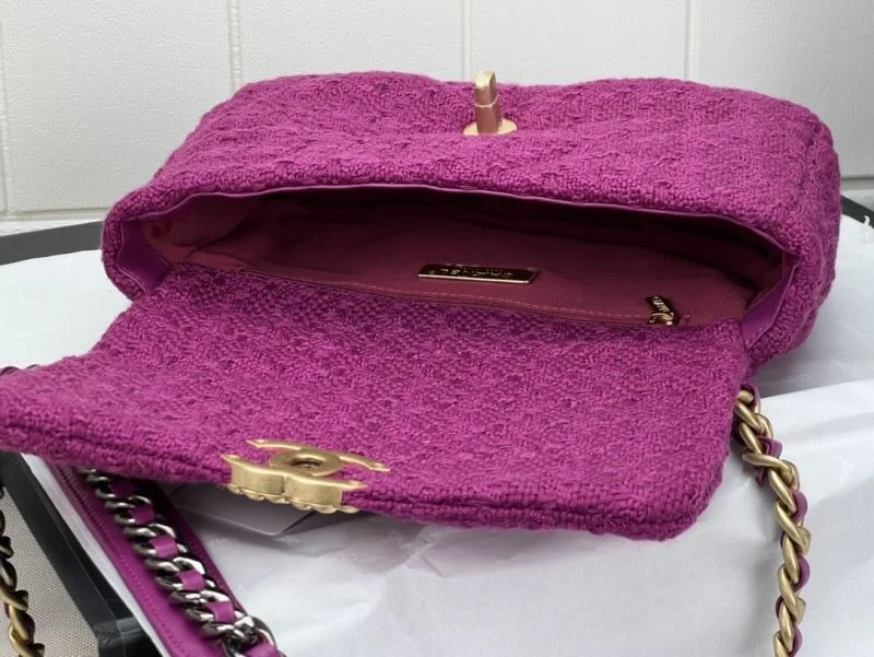 Vibrant Chanel 19 Bags 55535