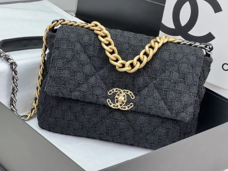 Chanel 19 Bags EasyCare 55517