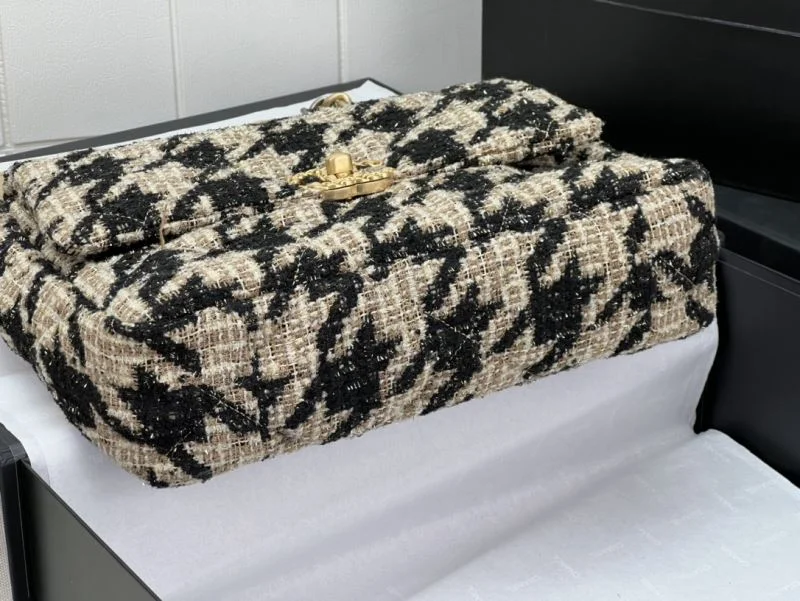 Chanel 19 Bags Effortless 55519