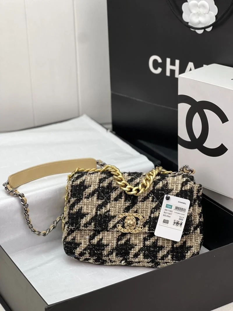 Chanel 19 Bags Sporty 55589