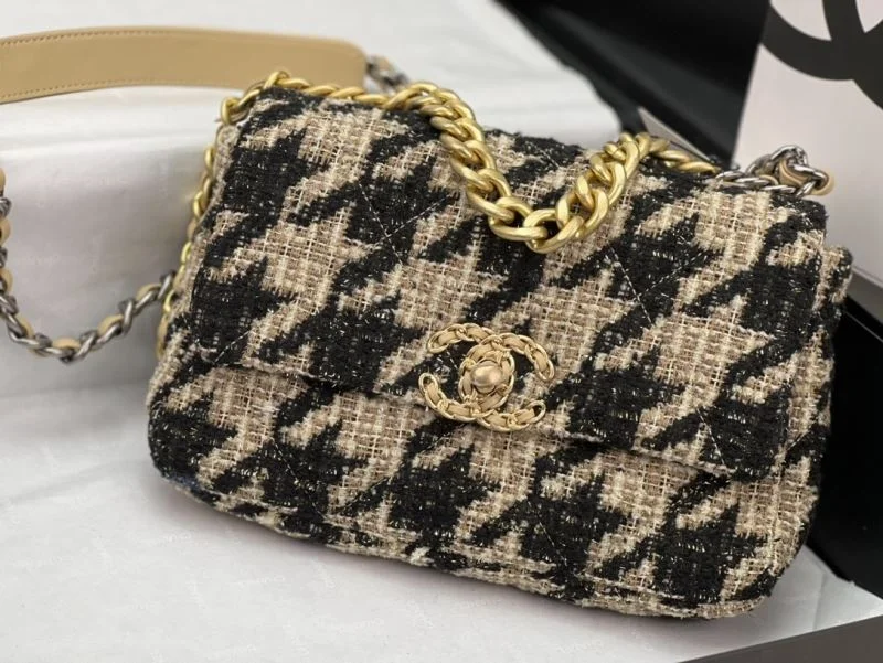 Chanel 19 Bags Sporty 55589