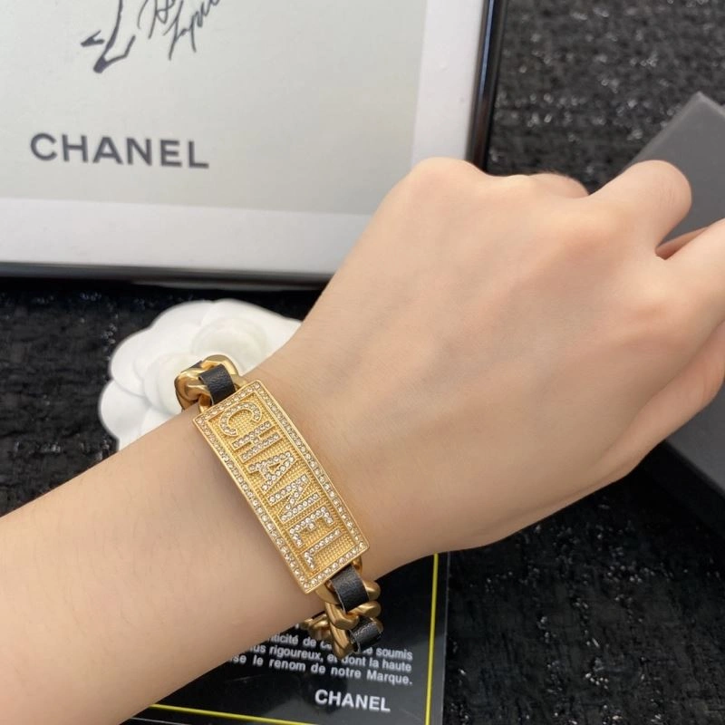 Chanel Bracelets Sleek 231421