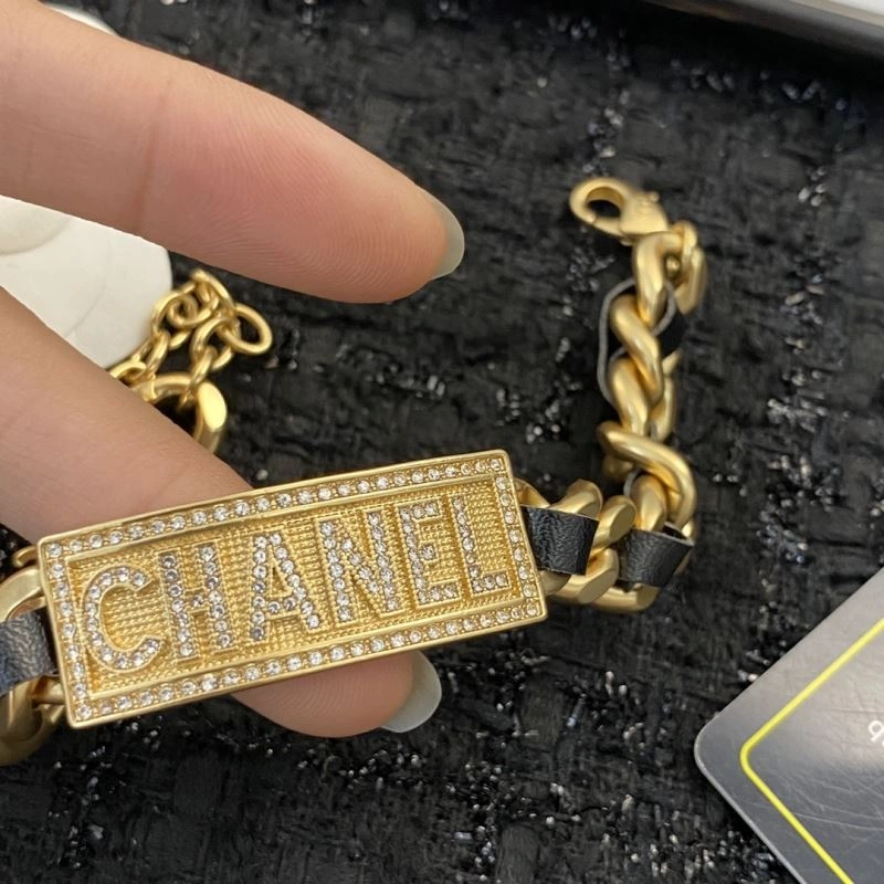 Chanel Bracelets Sleek 231421