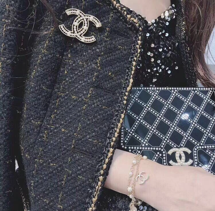 Compact Chanel Bracelets 231452