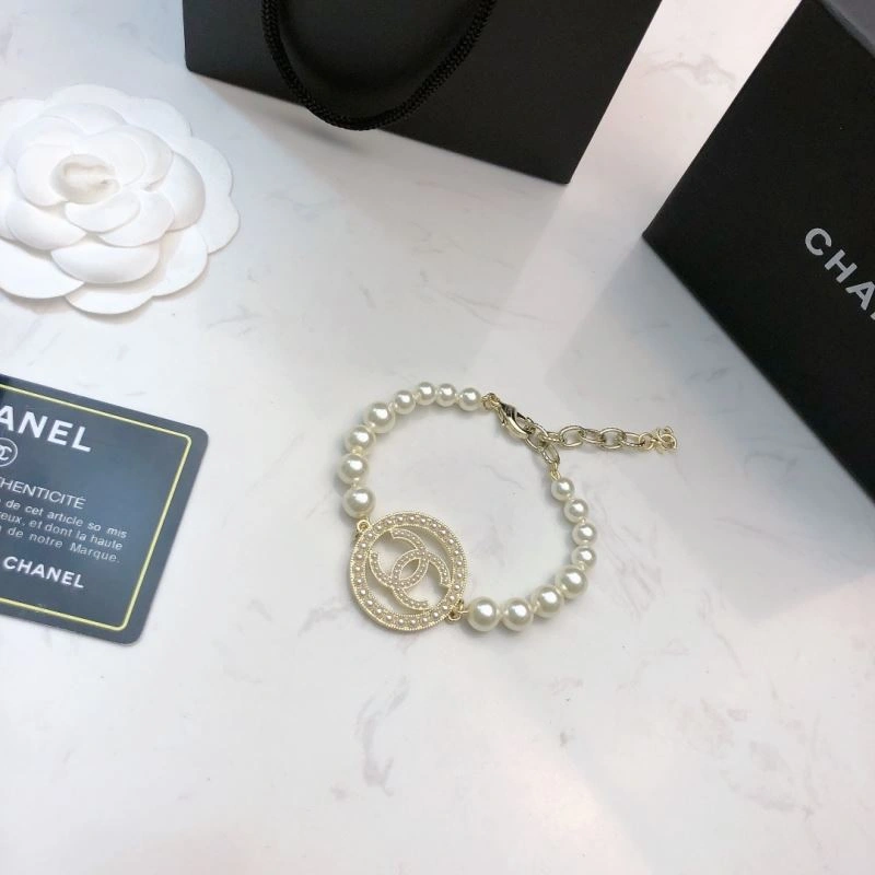 Snug Chanel Bracelets 231410