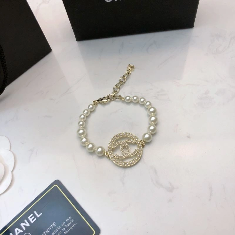 Snug Chanel Bracelets 231410