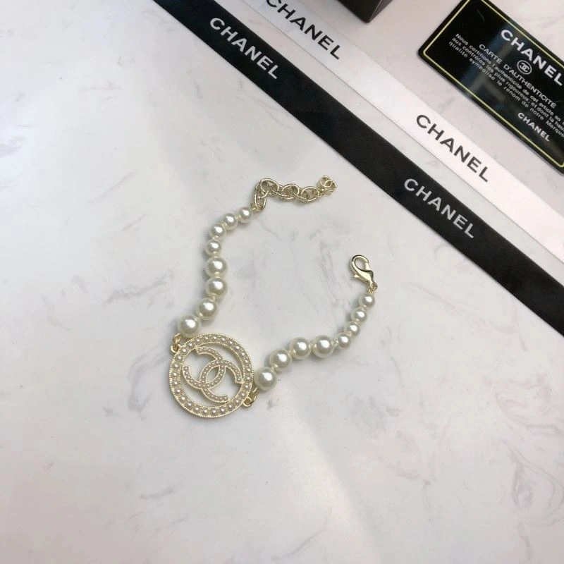 Snug Chanel Bracelets 231410