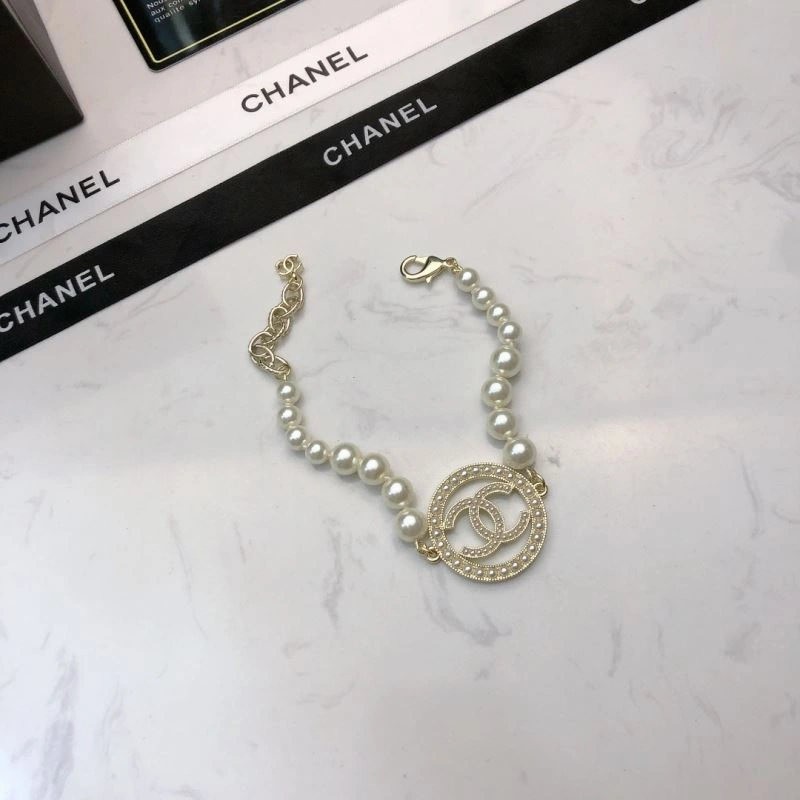 Snug Chanel Bracelets 231410
