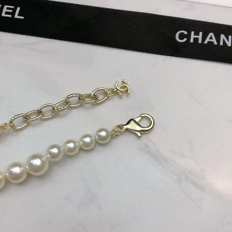 Snug Chanel Bracelets 231410