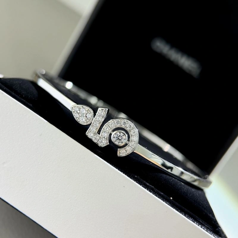 Comfortable Chanel Bracelets 231498