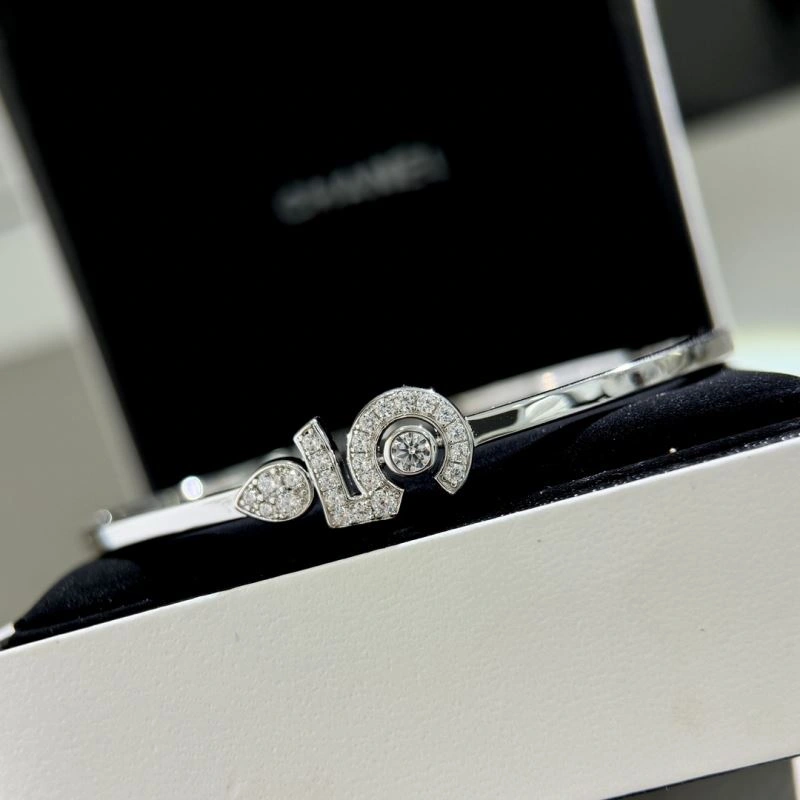 Comfortable Chanel Bracelets 231498