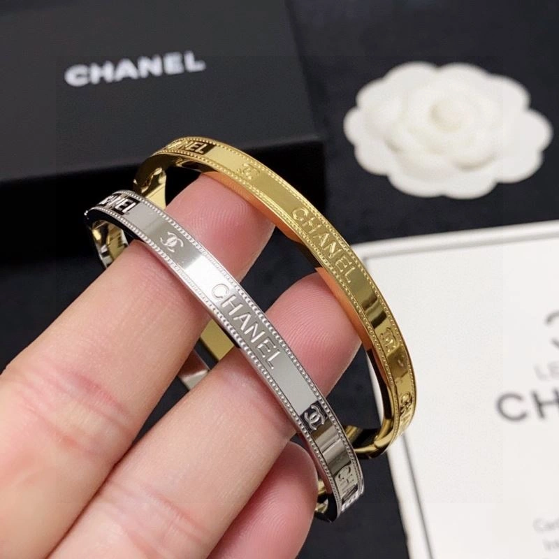 Contemporary Chanel Bracelets 231389