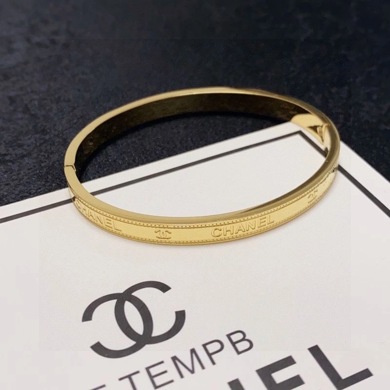 Contemporary Chanel Bracelets 231389