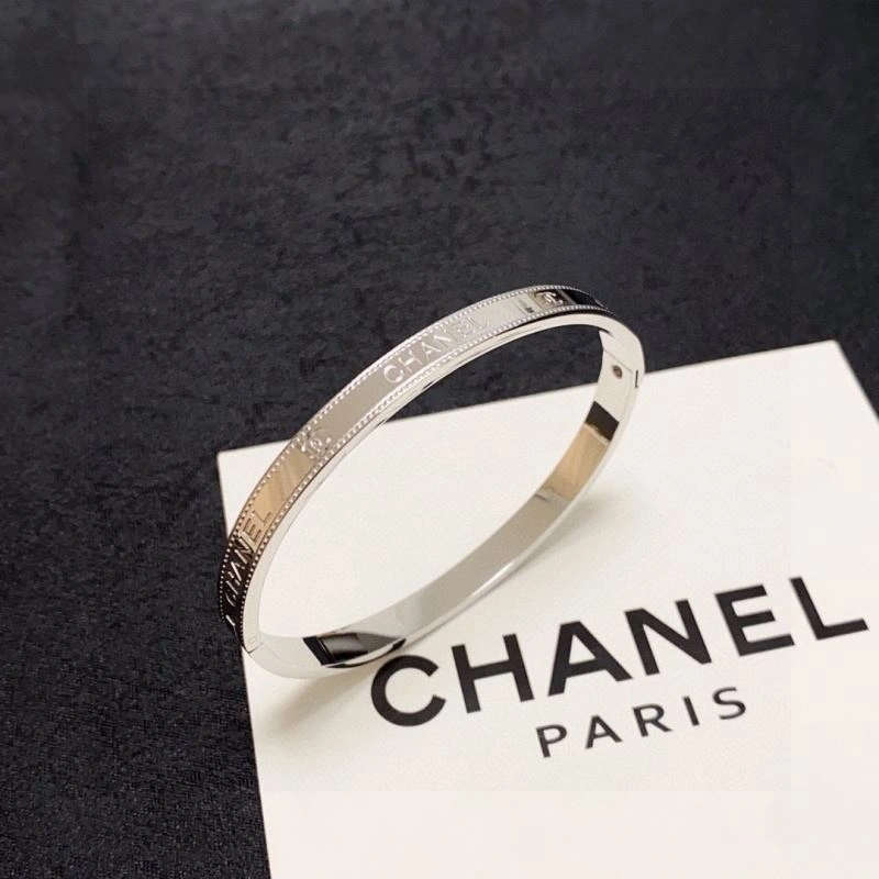 Contemporary Chanel Bracelets 231389