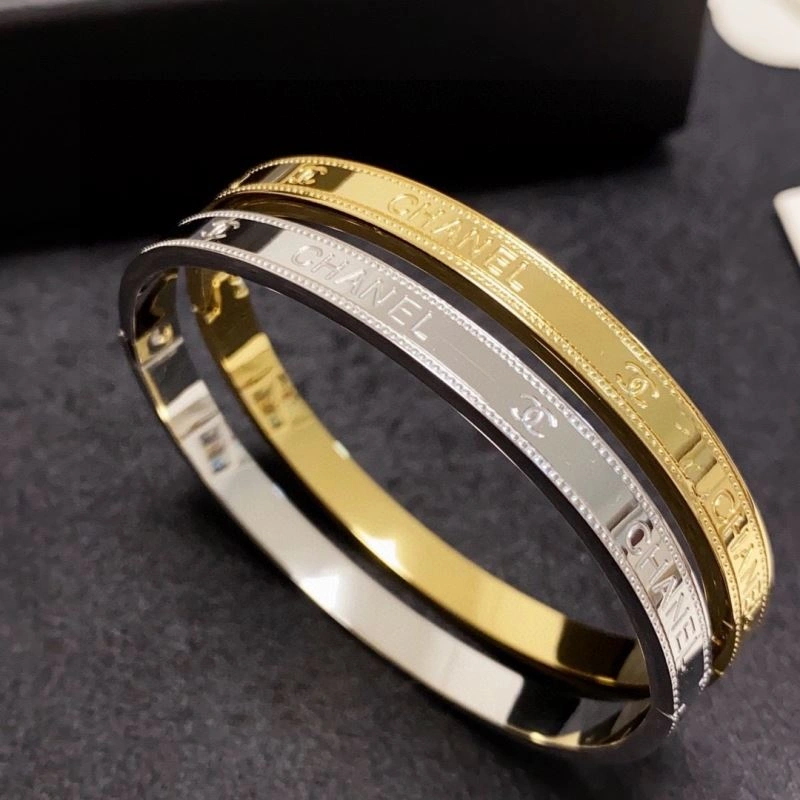 Contemporary Chanel Bracelets 231389