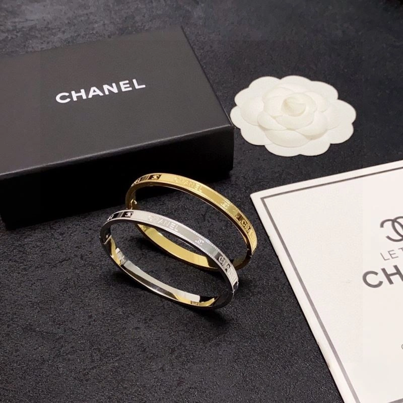 Contemporary Chanel Bracelets 231389