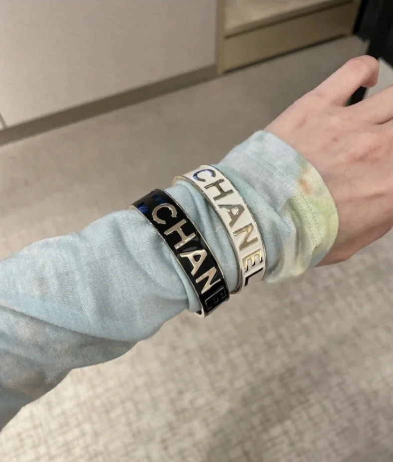 Chanel Bracelets Refined 230856