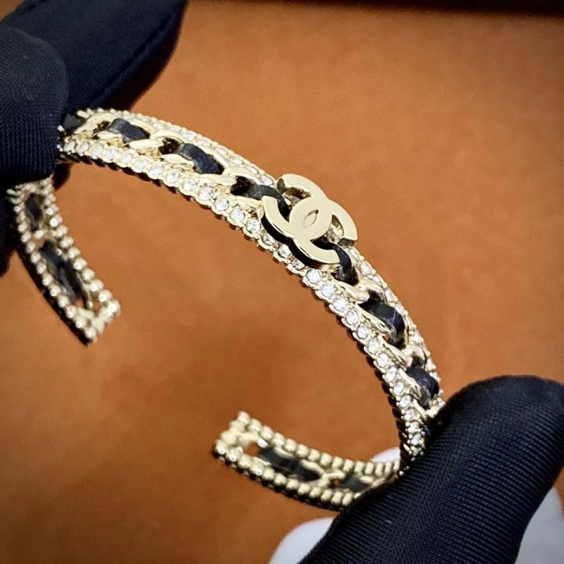 UrbanStyle Chanel Bracelets 230842