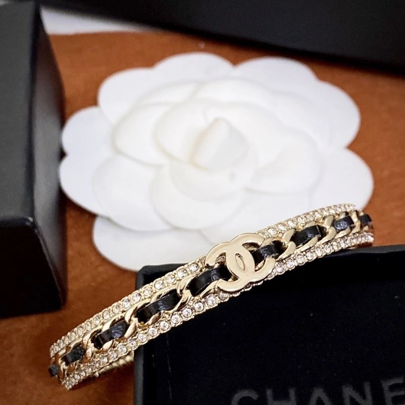 UrbanStyle Chanel Bracelets 230842