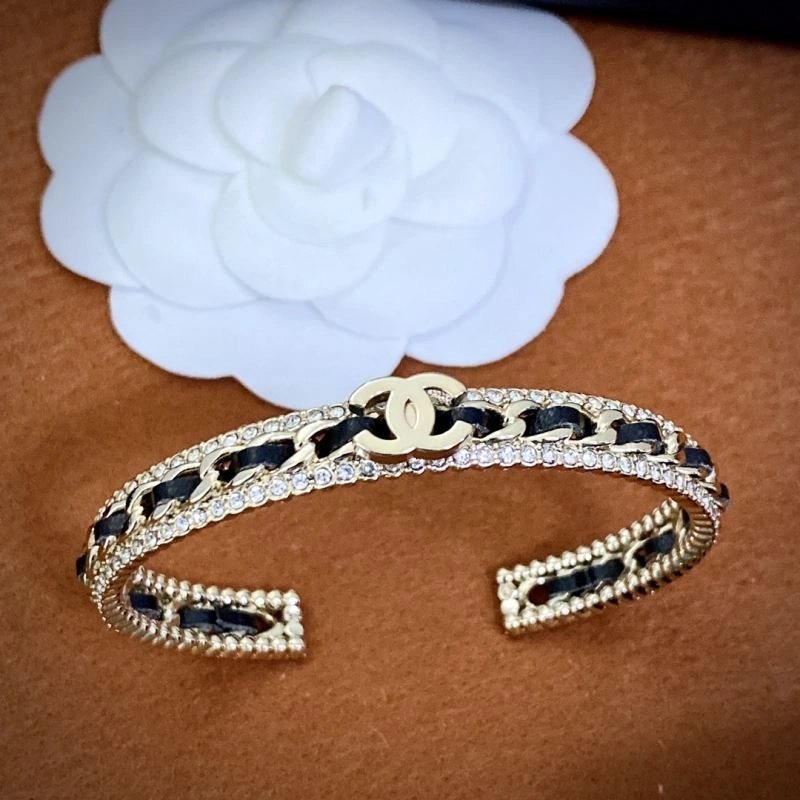 UrbanStyle Chanel Bracelets 230842