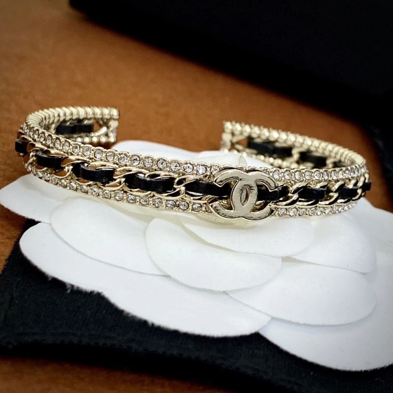 UrbanStyle Chanel Bracelets 230842