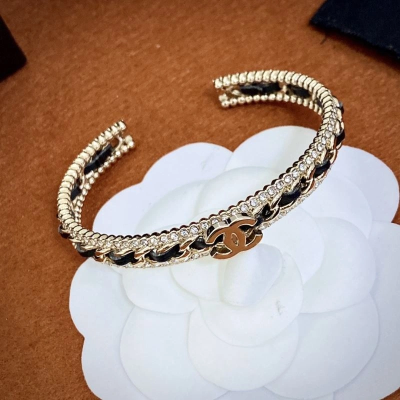 UrbanStyle Chanel Bracelets 230842