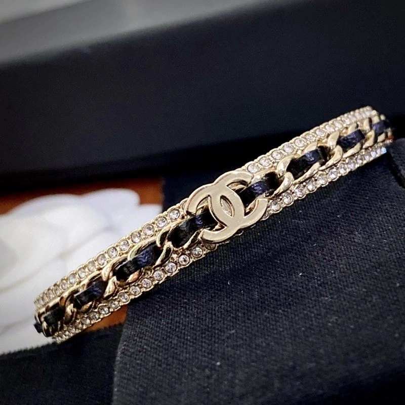 UrbanStyle Chanel Bracelets 230842