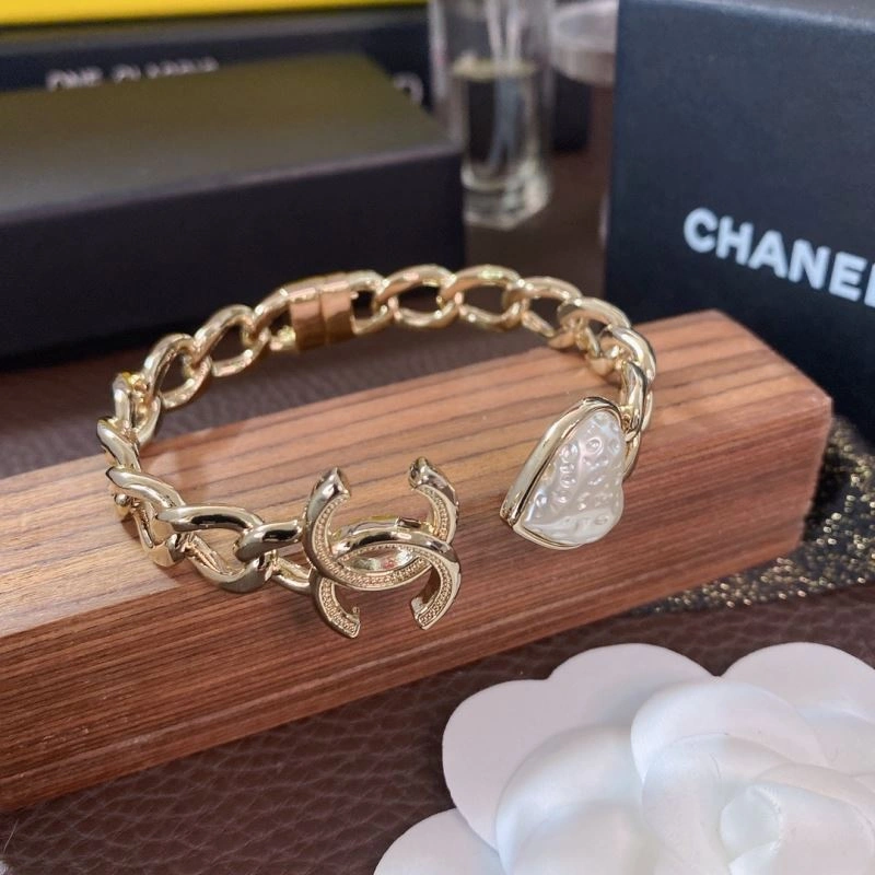 Chanel Bracelets Minimalist 230838