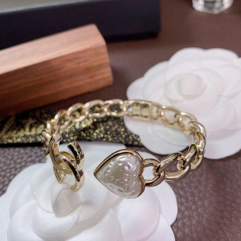 Chanel Bracelets Minimalist 230838