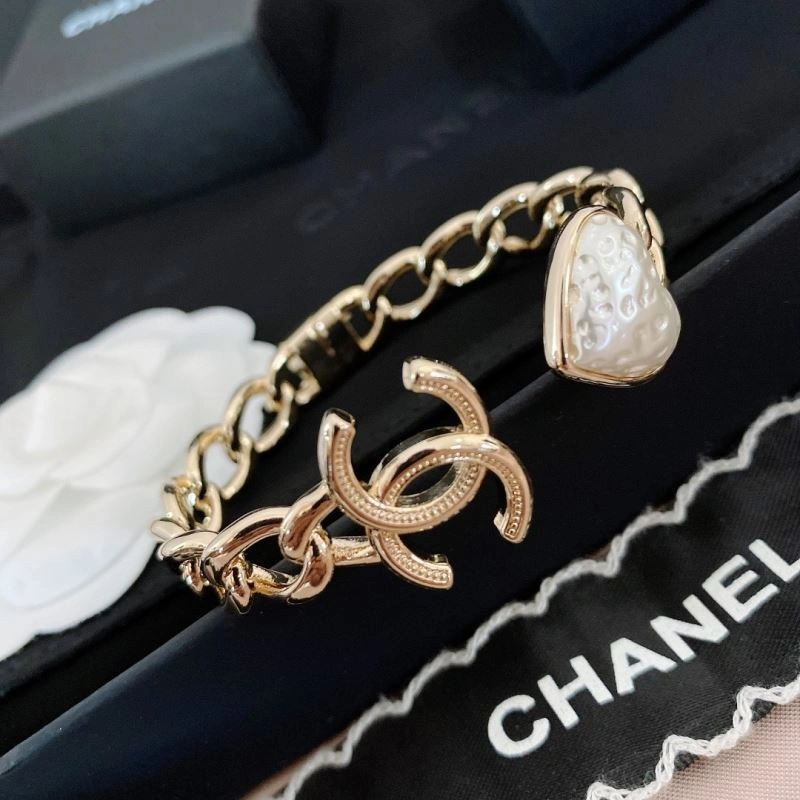Chanel Bracelets OnTrend 230837