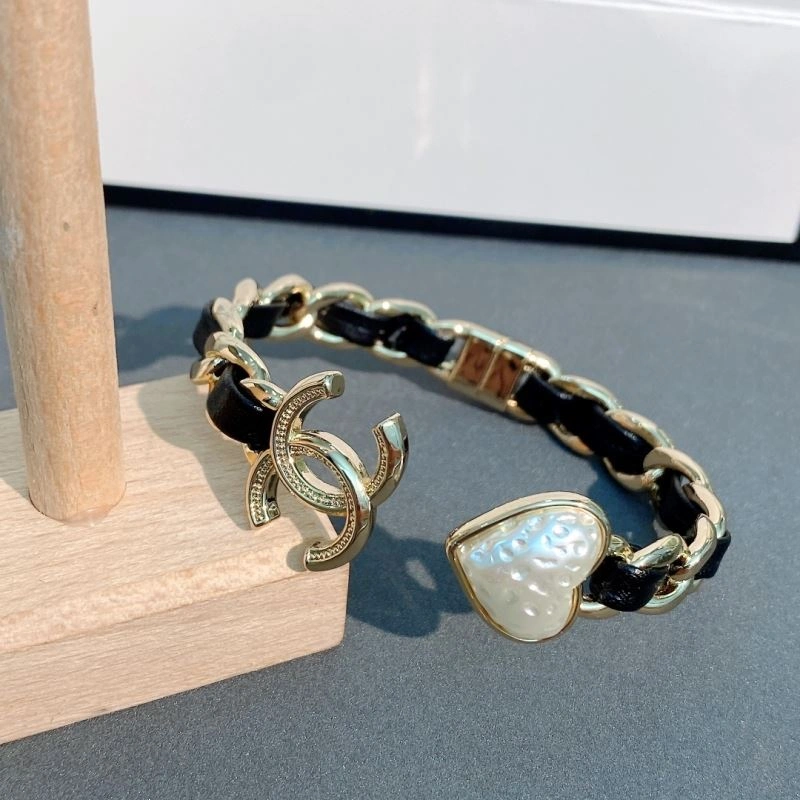 Chanel Bracelets Chic 230878