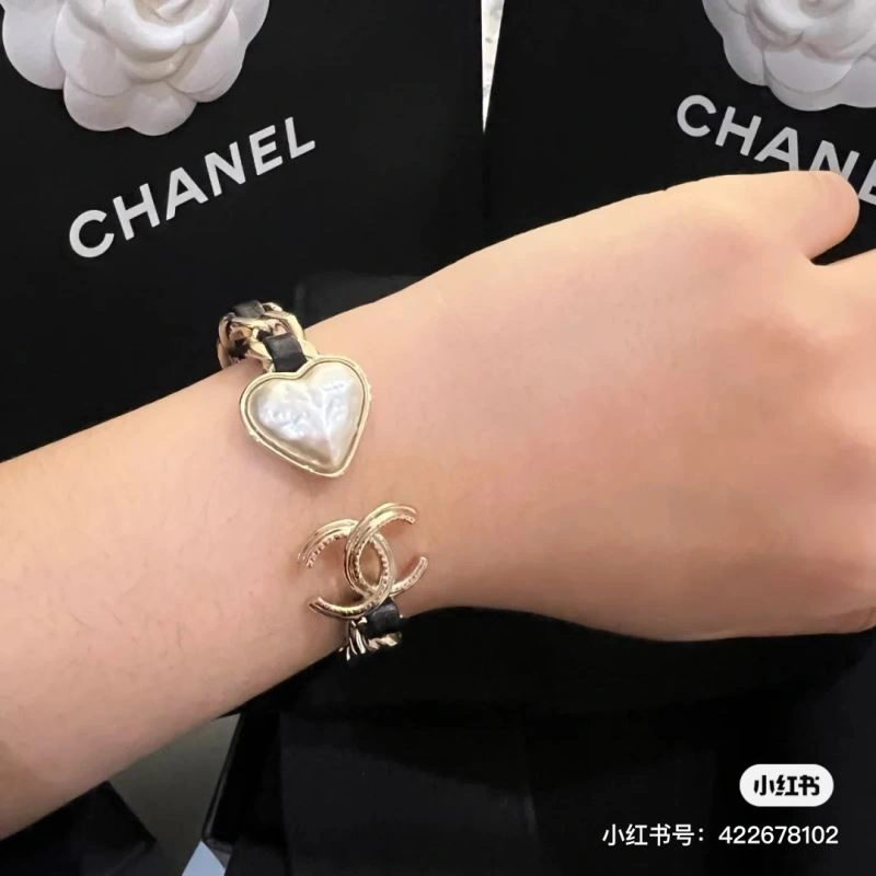 Chanel Bracelets Chic 230878