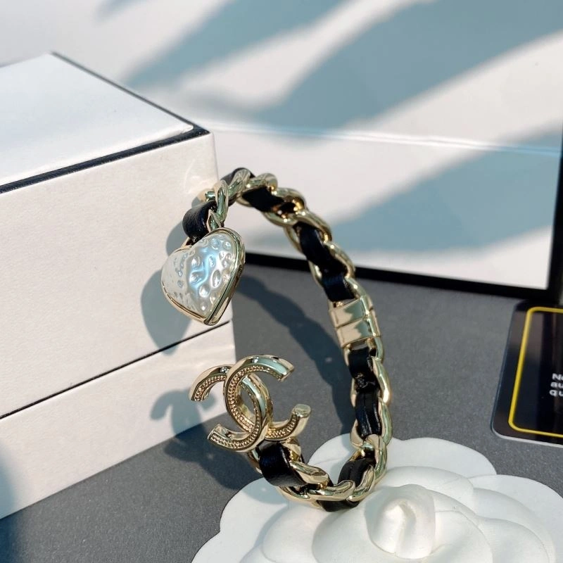 Chanel Bracelets Chic 230878