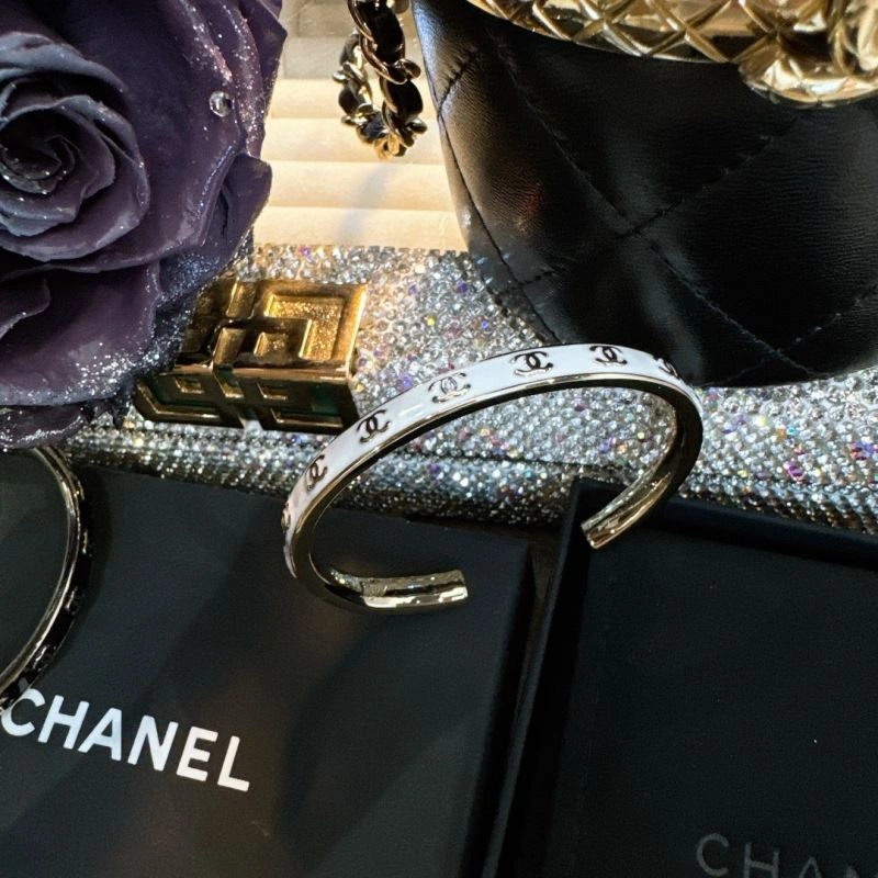 Breathable Chanel Bracelets 230846