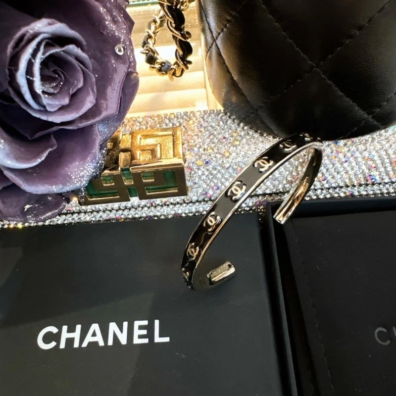 Breathable Chanel Bracelets 230846