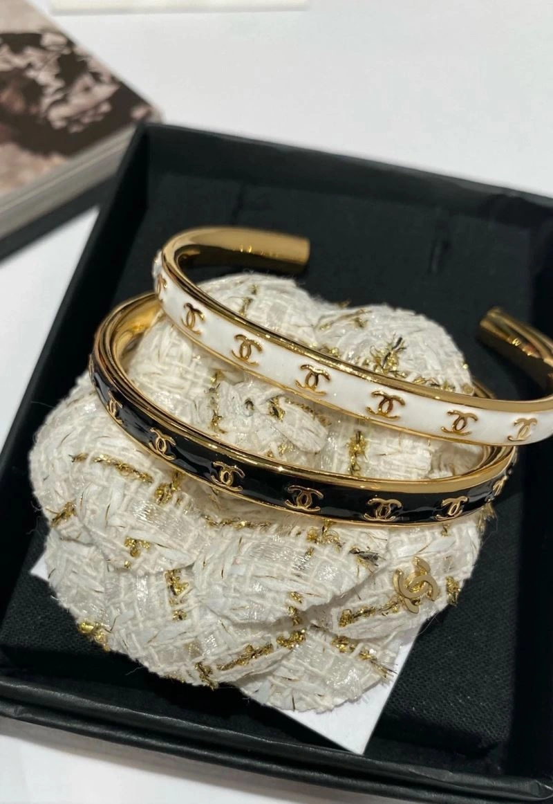Breathable Chanel Bracelets 230846