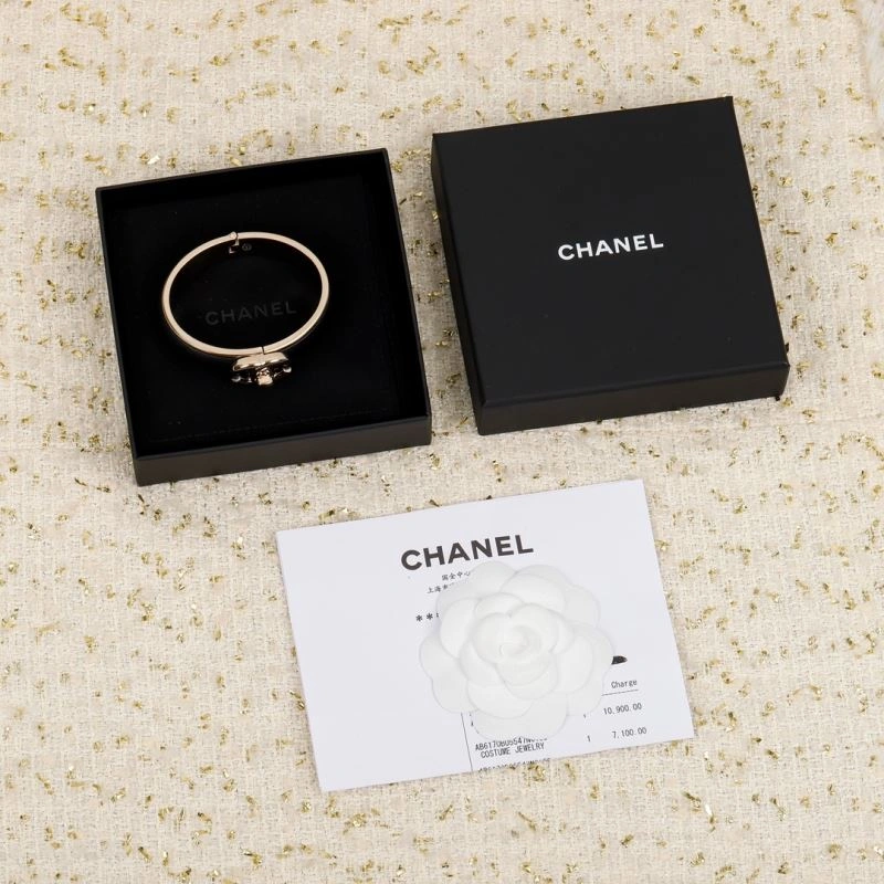 Cozy Chanel Bracelets 230905