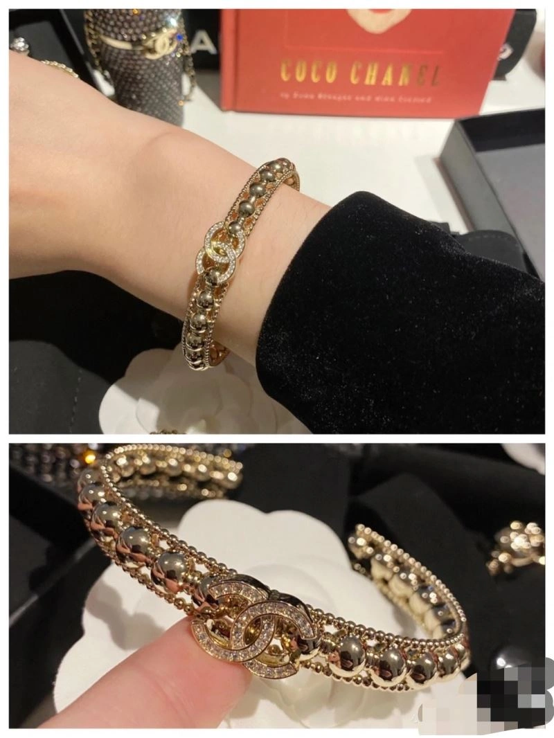 Classic Chanel Bracelets 230841
