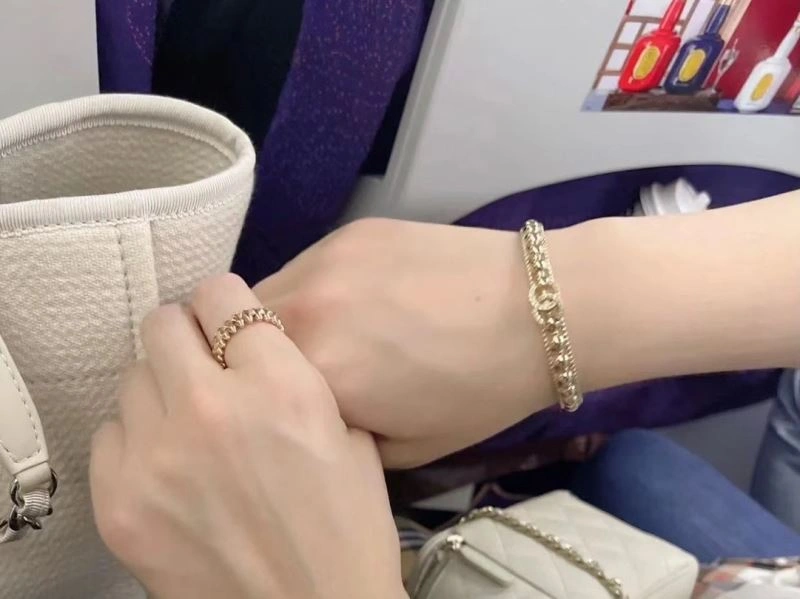 Classic Chanel Bracelets 230841
