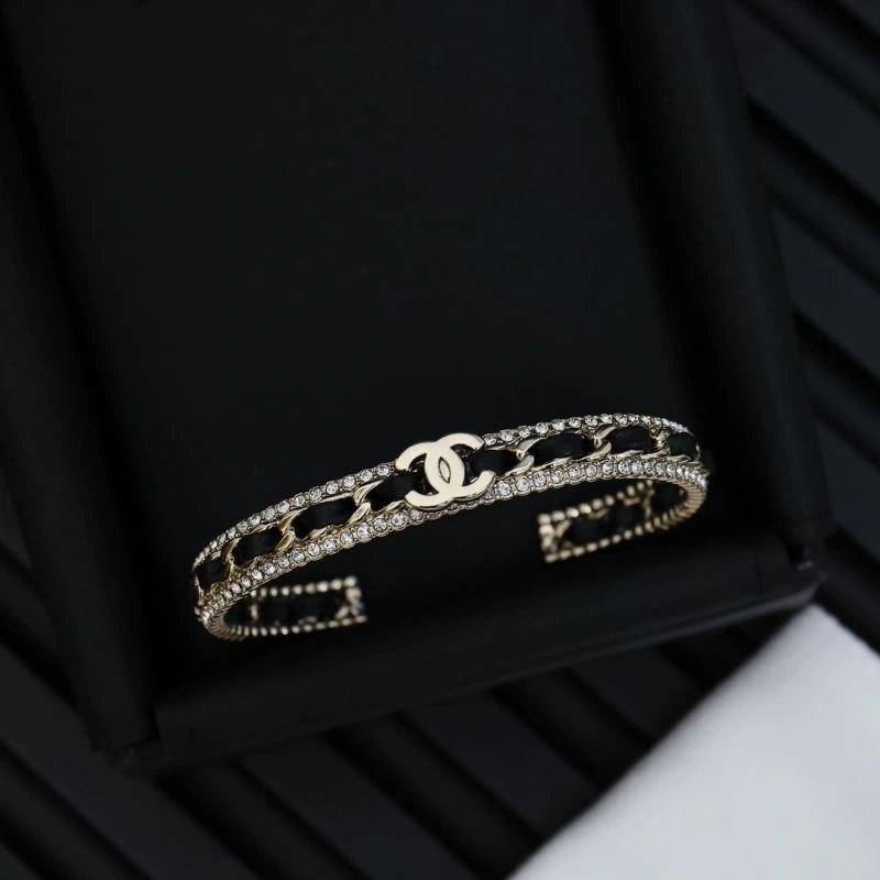 Chanel Bracelets Premium 230821