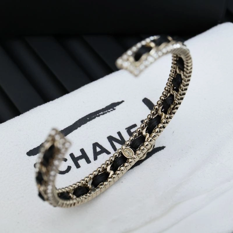 Chanel Bracelets Premium 230821