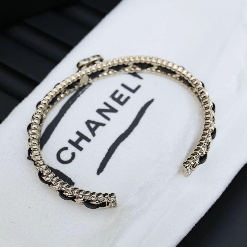 Chanel Bracelets Premium 230821