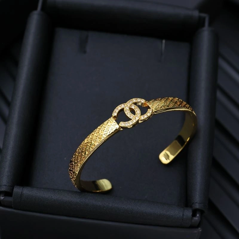 Chanel Bracelets Elegant 230852