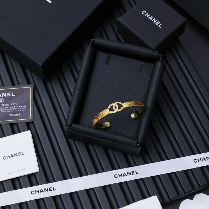 Chanel Bracelets Elegant 230852